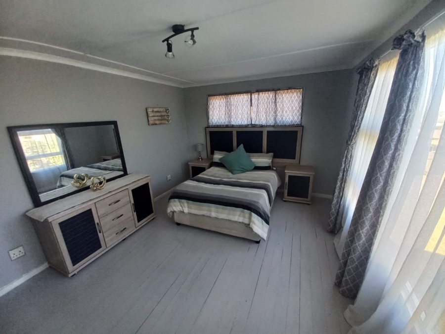 5 Bedroom Property for Sale in C Place Eastern Cape